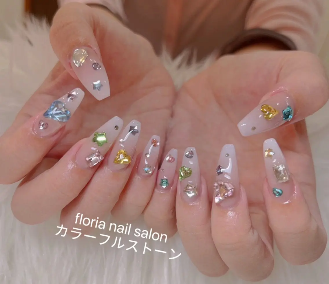 ネイル オーロラネイル フレンチネイル ガーリー キラキラネイル 韓国ネイル ハンドネイル Floria nail salonのネイルデザイン