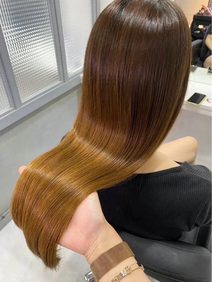 ロング カラー ヘアカラー トリートメント 🦋REISA🦋 エクステ×ハイトーンのヘアスタイル