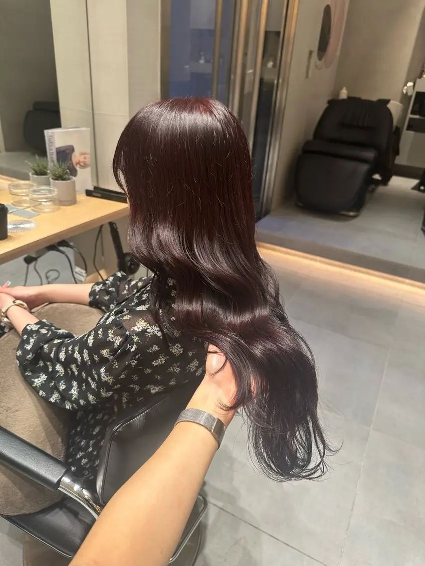 セミロング カラー トリートメント ヘッドスパ ヘアセット ミオ💎ショート 透ける暗髪のヘアスタイル