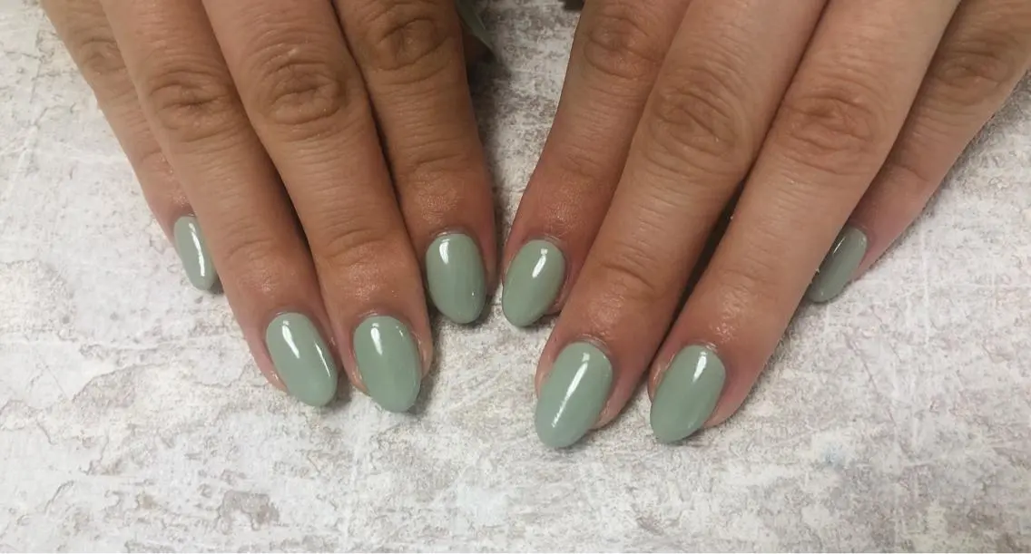ネイル ピスタチオネイル ハンドネイル mogunail &blowのネイルデザイン