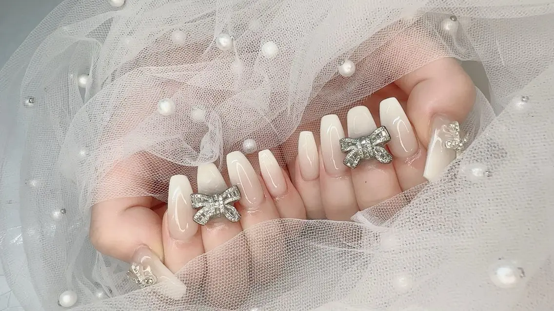 ネイル ハンドネイル フットネイル R salonのネイルデザイン