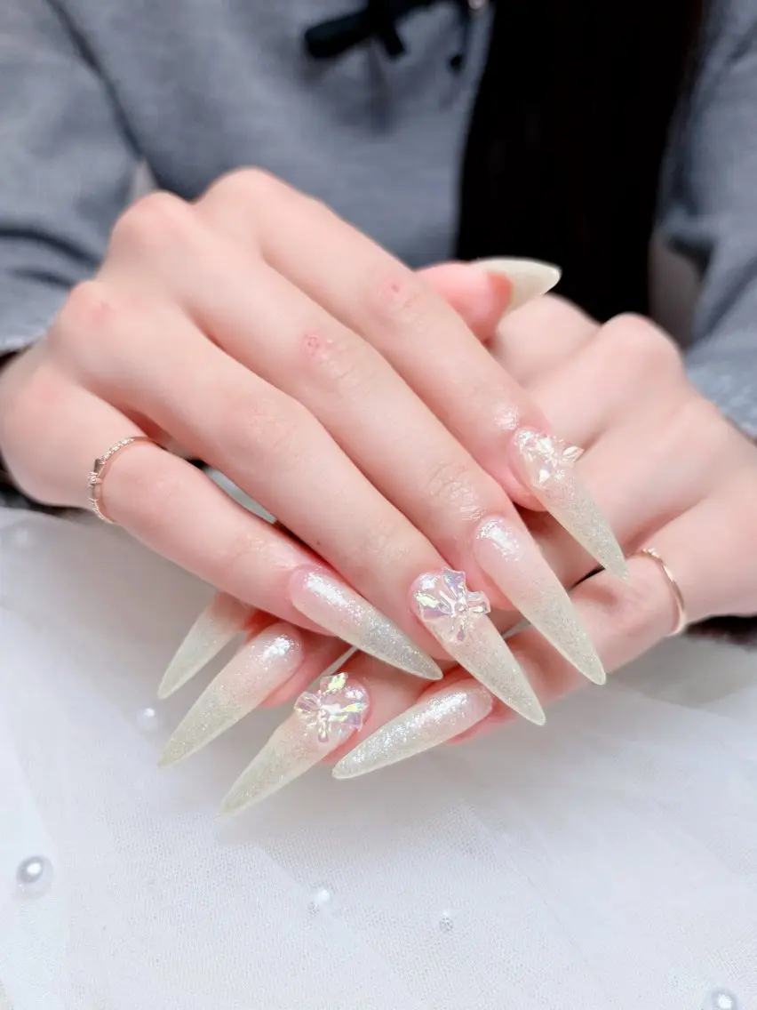 ネイル 韓国ネイル マグネットネイル 持ち込み ニュアンスネイル シンプルネイル ハンドネイル Huyn Nail Shinjyukuのネイルデザイン