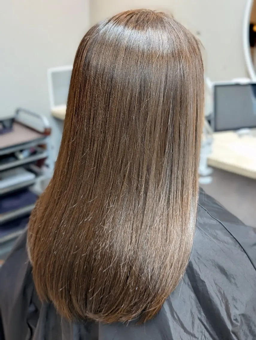 ロング カット ヘアカラー トリートメント 浦上 汐里のヘアスタイル