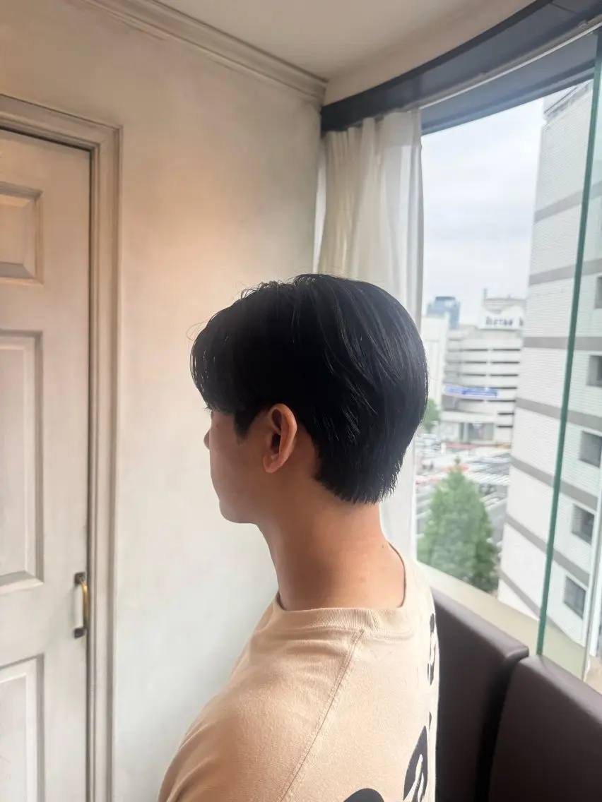 ショート メンズ センターパート カット 透明感カラー💜 モテ髪 空陽💙のヘアスタイル