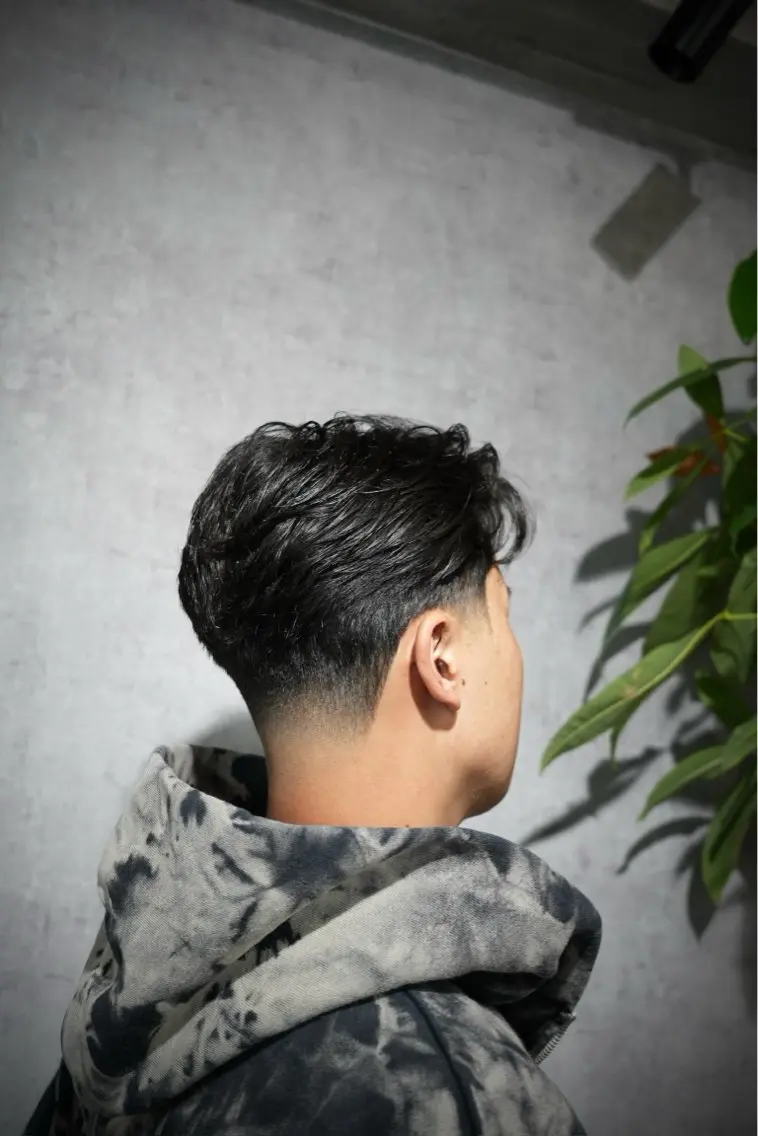 メンズ オールバック フェードカット カット 小泉 慶英のヘアスタイル