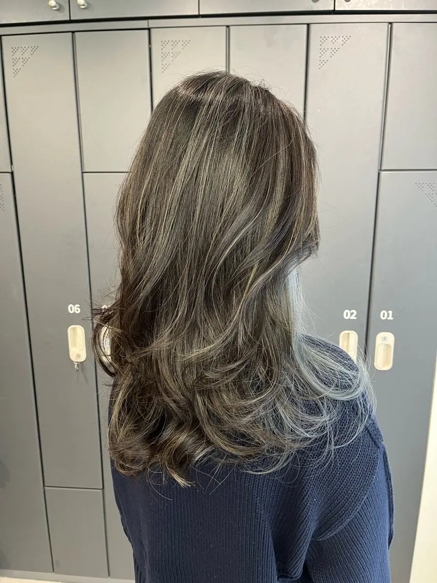 セミロング カラー ブルーカラー ハイライトカラー ハイライト カット ヘアカラー トリートメント ハイライト/ショート /ボブ/RYOHEIのヘアスタイル