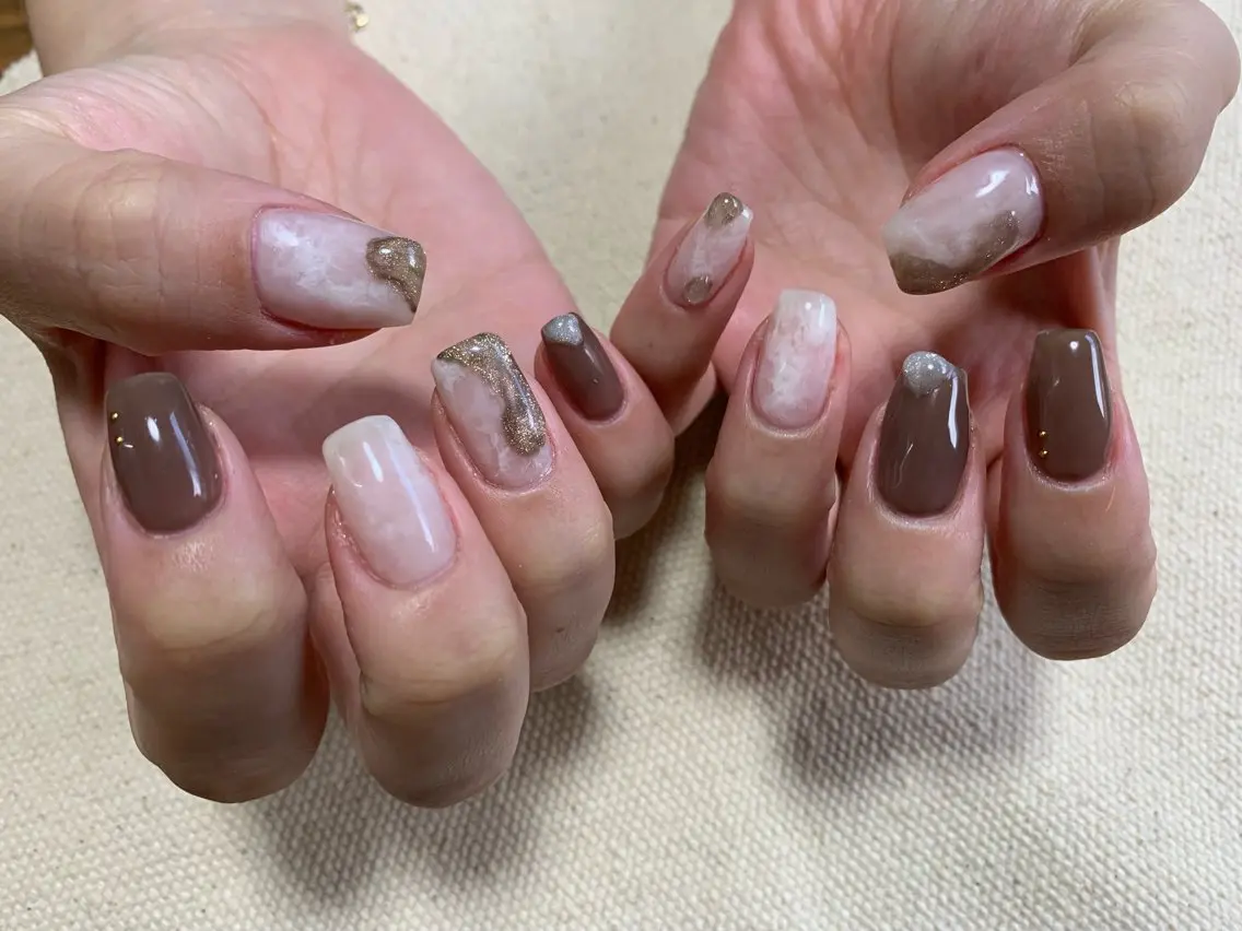 ネイル アートネイル ラメ(グリッター) 大理石ネイル(マーブル) ミラーネイル 冬ネイル ハンドネイル nail room カジカジのネイルデザイン