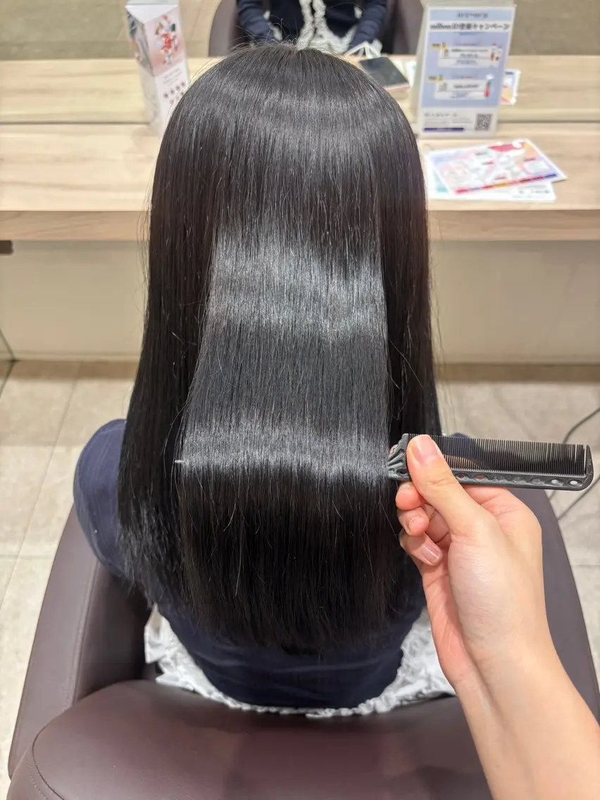 セミロング ヘアカラー 🍒透明感×艶カラー 🍒こなんのヘアスタイル