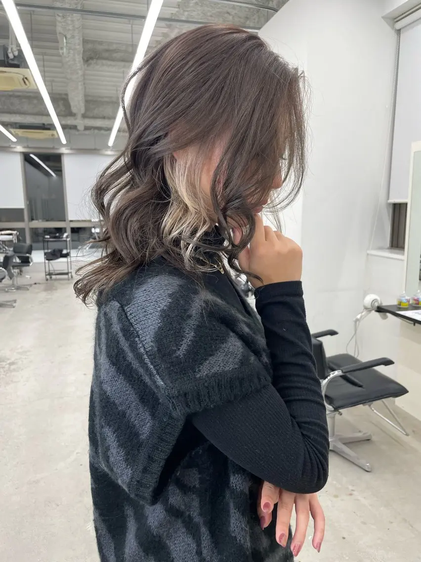カラー イヤリングカラー BLEACHi /noeのヘアスタイル