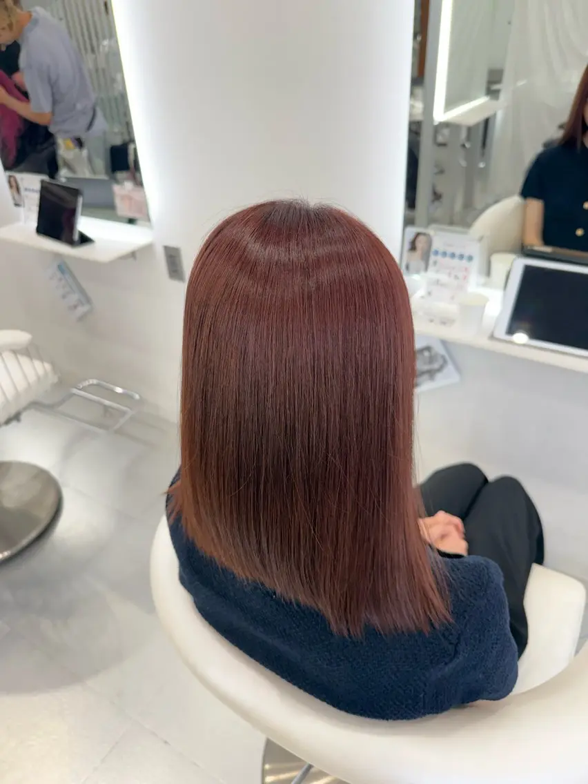 ショート ヘアカラー 𝓱𝓲𝓷𝓪. share天王寺🎀のヘアスタイル