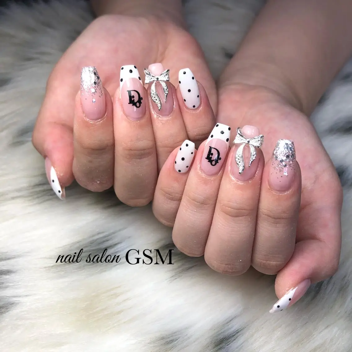 ネイル ドット フレンチネイル nail salon GSMのネイルデザイン