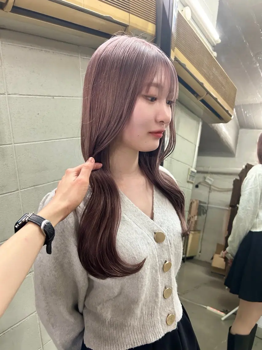 ロング カラー グレージュ ピンクカラー 韓国風ヘア miharu‪‪/ ハイトーン/複雑履歴のヘアスタイル