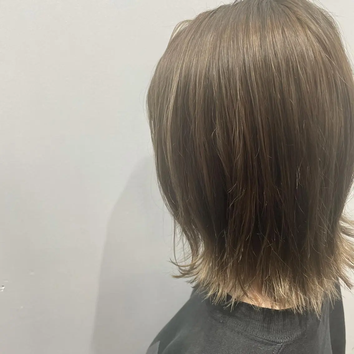 ミディアム Lilly リリィのヘアスタイル