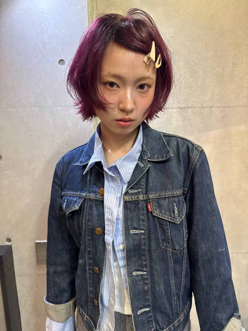 ショート ボブレイヤー アッシュ アッシュブラウン ラベンダーベージュ ボブ カット ヘアカラー トリートメント レイヤーカット\ウル フ　chinatsuのヘアスタイル