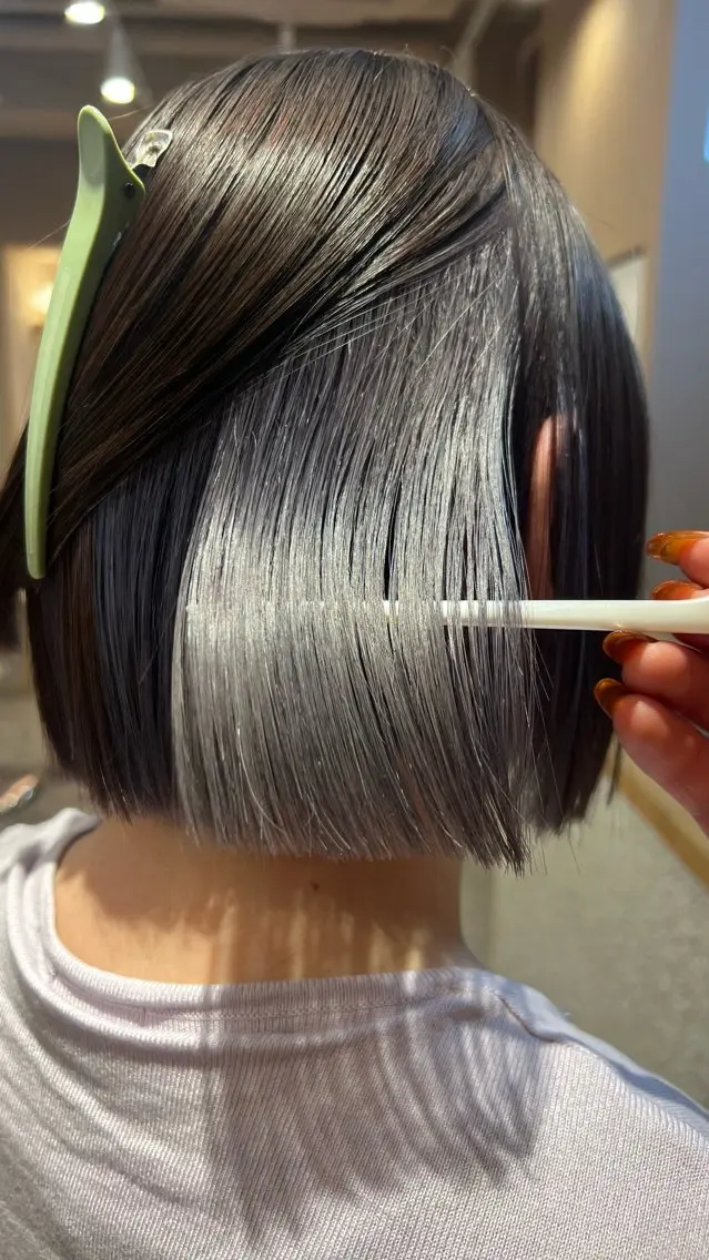 ショート カラー シルバー ボブ カット ヘアカラー トリートメント 💚 AKI 💚のヘアスタイル