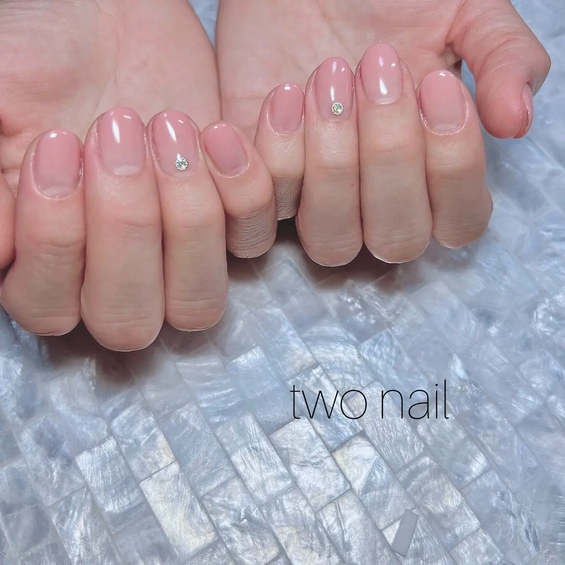 ネイル ネイルチップ ホワイト ハンドネイル two nailのネイルデザイン