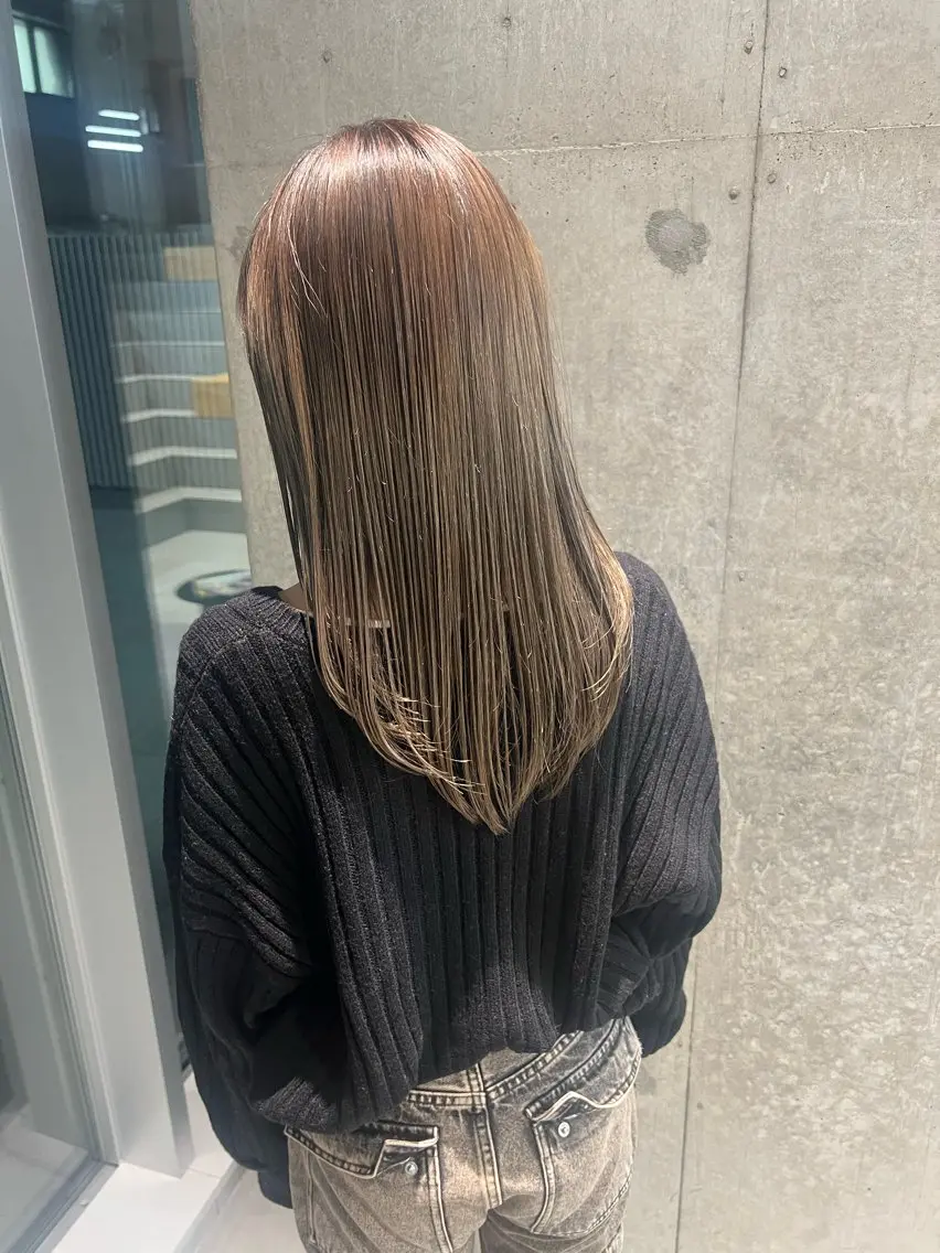 ミディアム カラー ブリーチ ケアブリーチ ダブルカラー グレージュ カット ヘアカラー トリートメント 吉沢遣人/レイヤー 艶カラー/抜け感のヘアスタイル