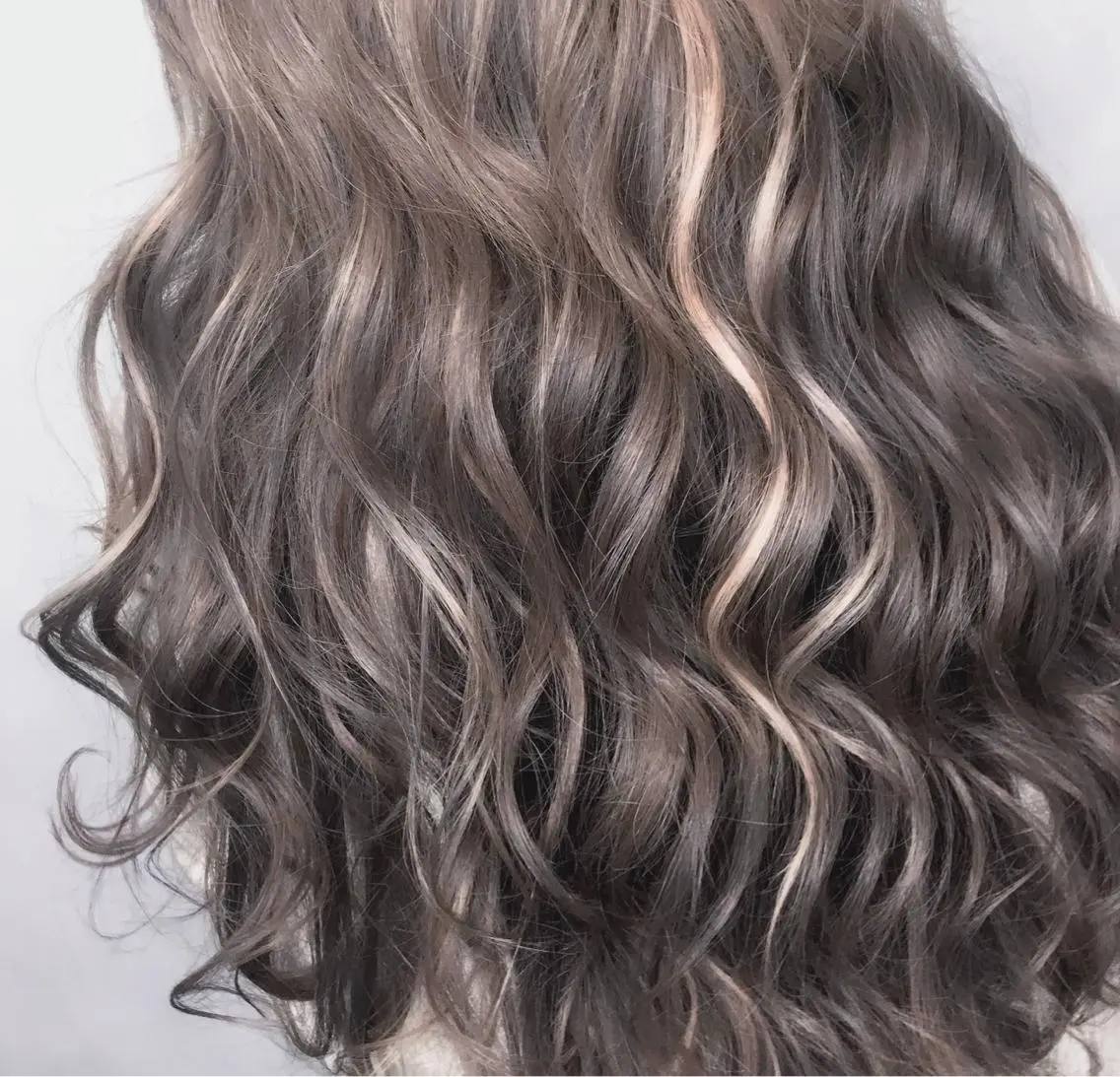ロング カラー ハイライトカラー ハイライト 【体験】韓国 メイク&ヘア天神のヘアスタイル