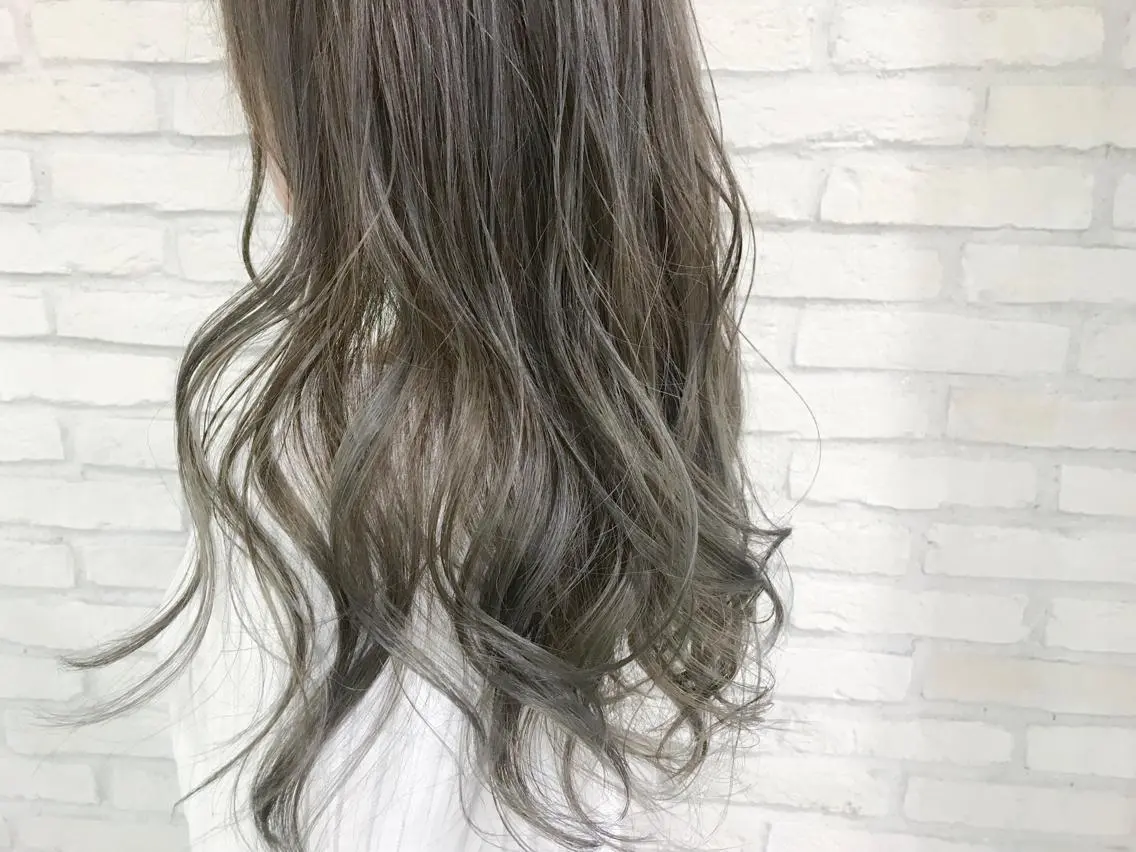 ロング カラー 透明感カラー ハイライトカラー ハイライト 横浜🍒ルーツカラー エクステ／RIEのヘアスタイル