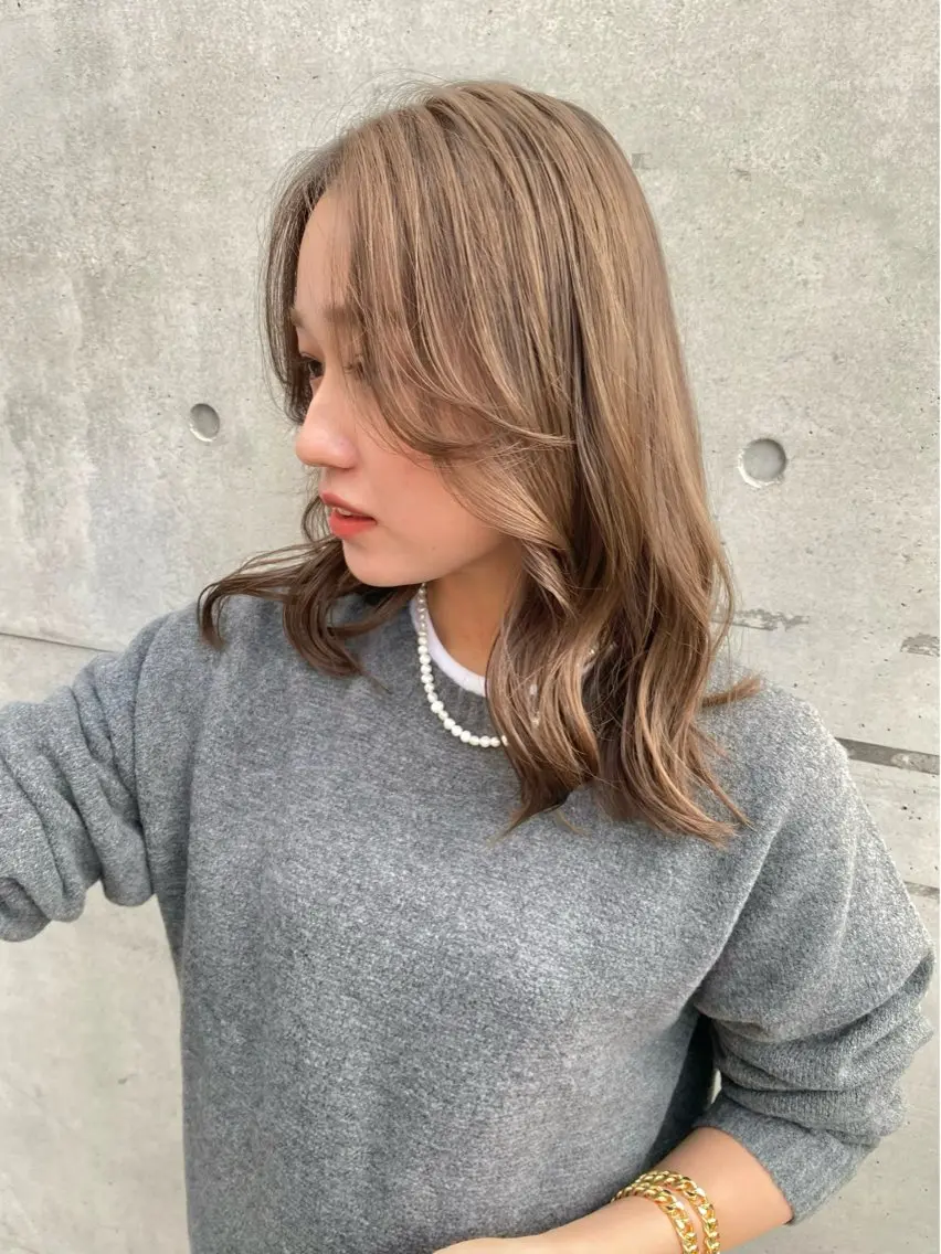ミディアム カラー カット ヘアカラー トリートメント 宮川 日菜子のヘアスタイル