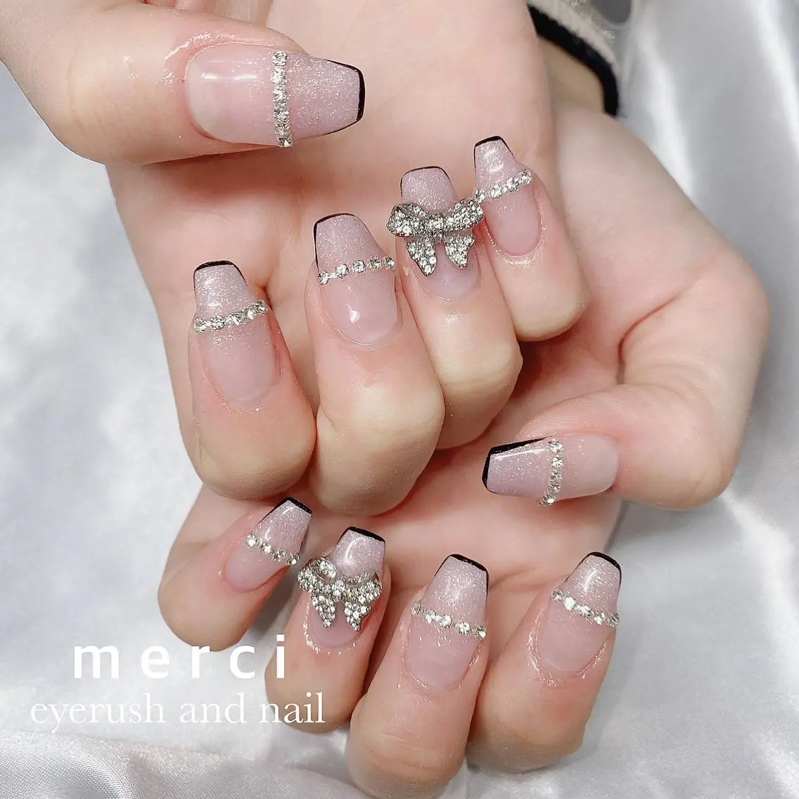 ネイル クリアネイル フラッシュネイル フレンチネイル 韓国ネイル マグネットネイル merci nailのネイルデザイン