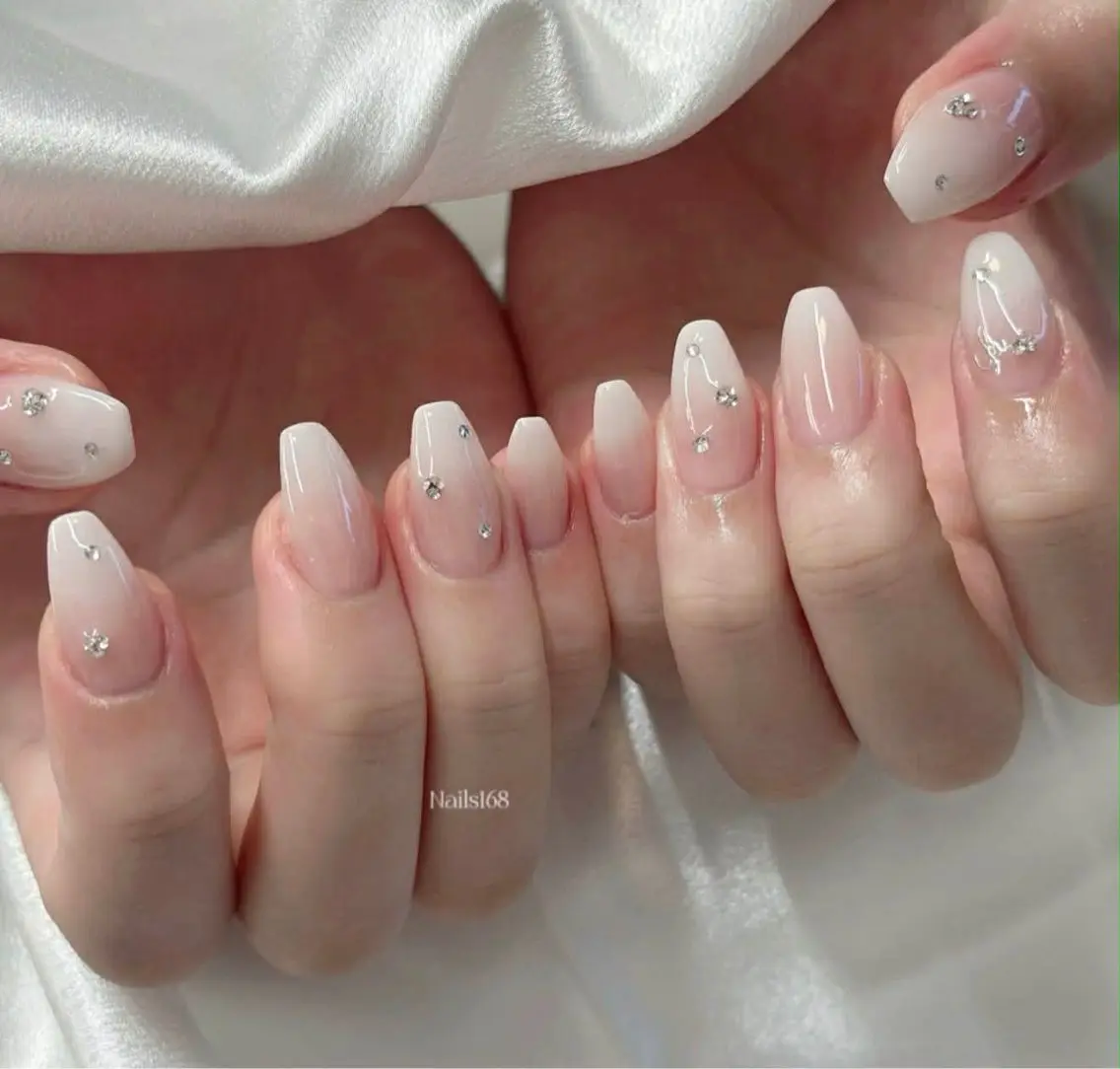 ネイル オーロラネイル ブルー チークネイル フットネイル フレンチネイル ハンドネイル GIN NAILのネイルデザイン