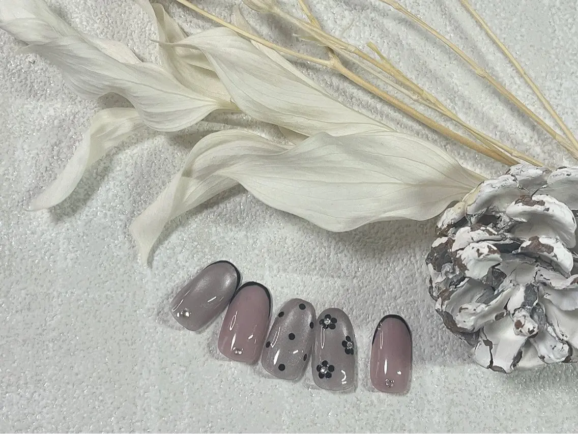ネイル オーロラネイル フットネイル フレンチネイル ジェルネイル マグネットネイル ハンドネイル kiki nail &brow二子玉川のネイルデザイン