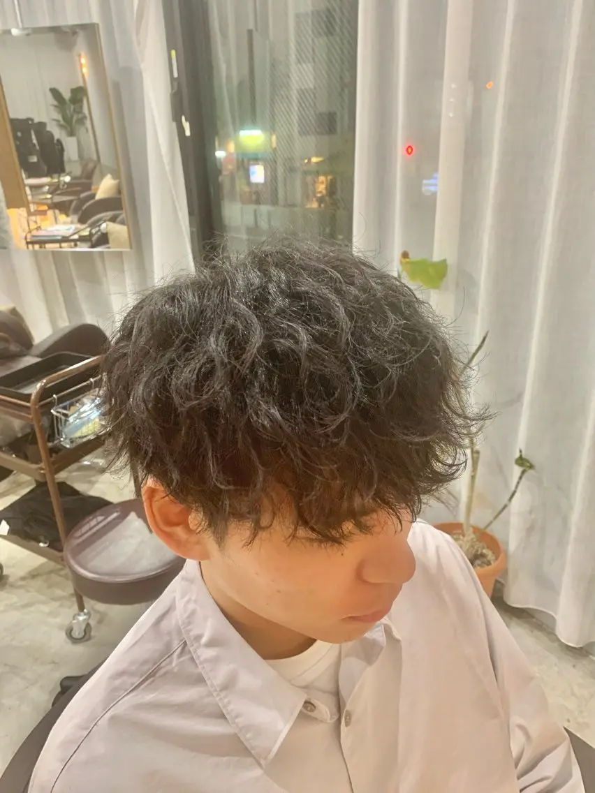 ショート パーマ メンズ メンズパーマ 波巻きパーマ 【扱いやすいパーマ】 眞鍋拓己のヘアスタイル
