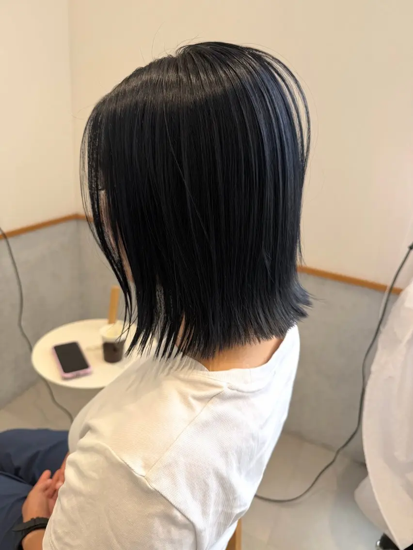 ショート カラー 黒髪 ブルーカラー ブルーブラック ヘアカラー misaki🦄 lange hairのヘアスタイル