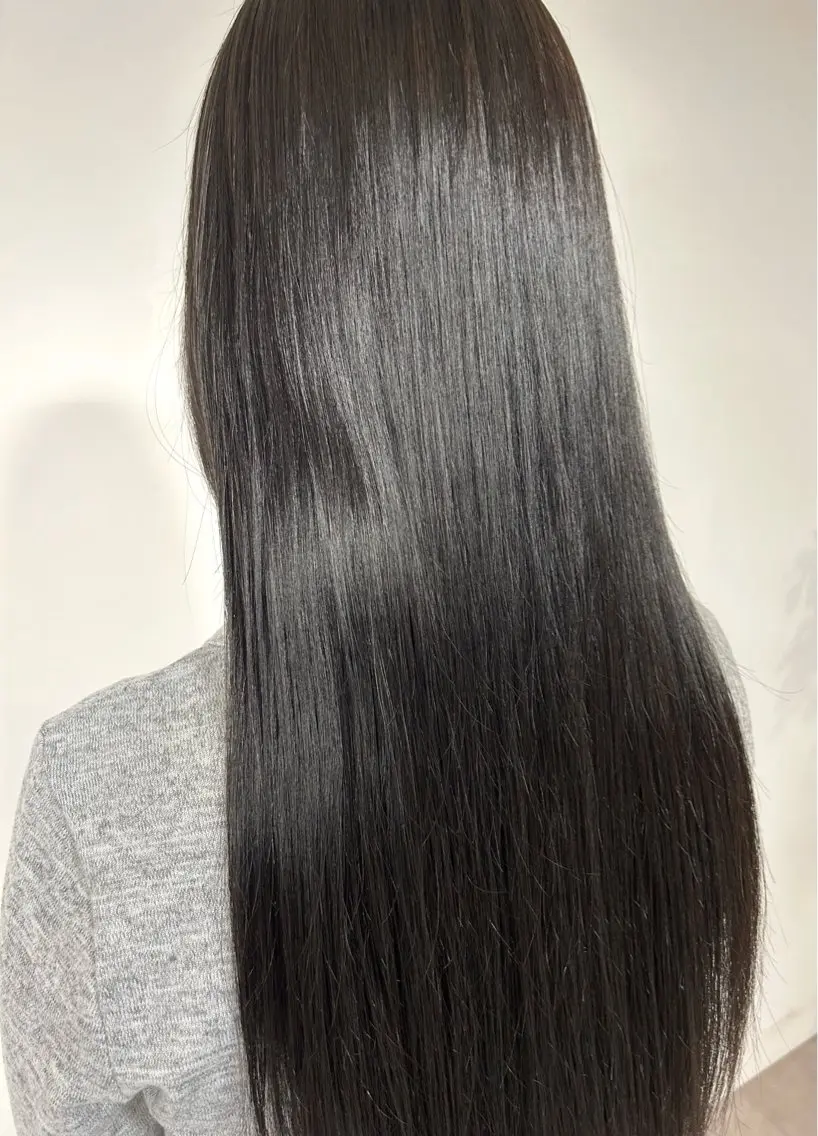 ロング カラー 透明感カラー グレージュ 山本 純大のヘアスタイル