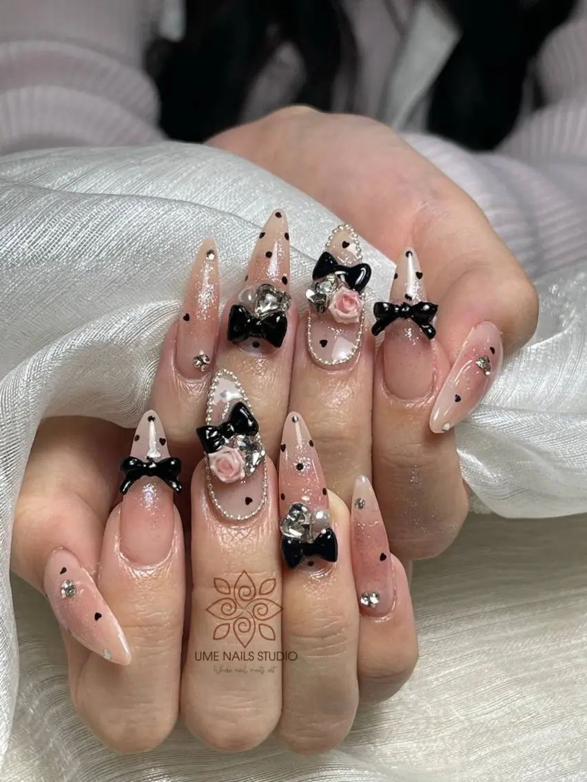 ネイル チークネイル クリアネイル ガーリー キラキラネイル 韓国ネイル Ume Nail Studioのネイルデザイン