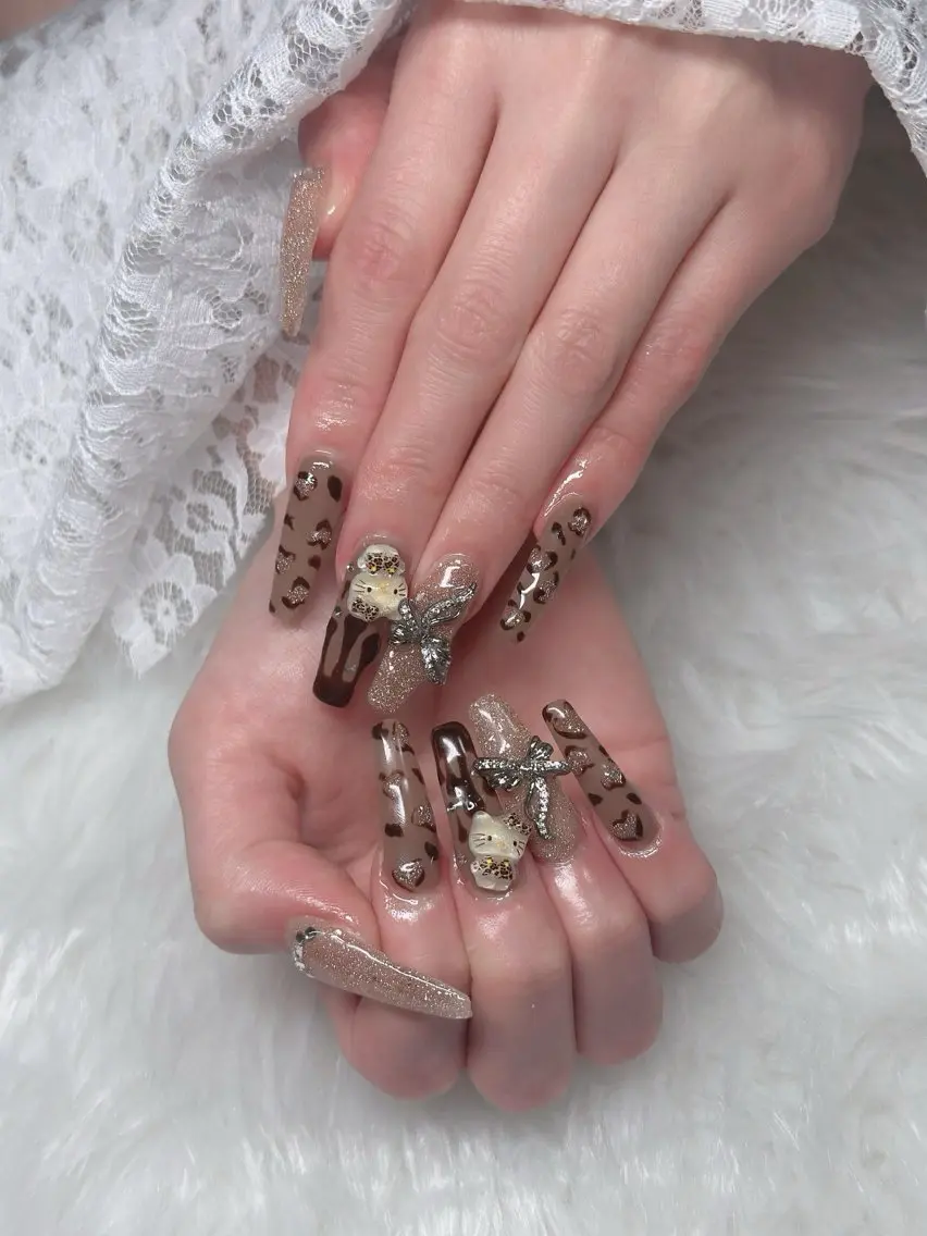 ネイル フレンチネイル ジェルネイル ガラスフレンチ ハロウィン ハート H.baby Nail Salonのネイルデザイン
