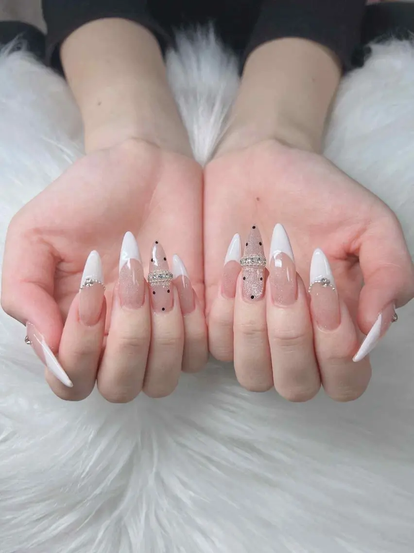 ネイル ハンドネイル Lee Nailsのネイルデザイン