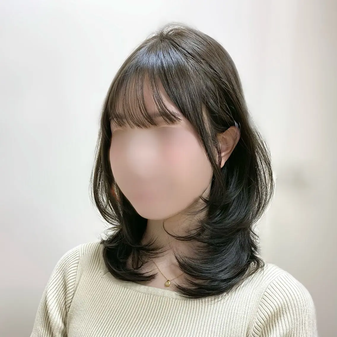 セミロング カラー グレージュ オリーブグレージュ オリーブグレー レイヤーカット カット ヘアカラー トリートメント 🥣 hashi 🛋️のヘアスタイル