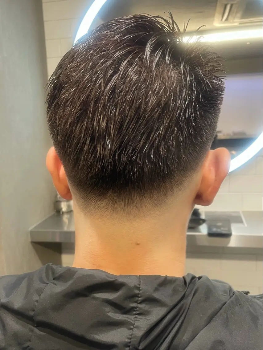 メンズ アップバング フェードカット メンズショート スパイキーショート 刈り上げ Li'a【リア】 ANNAのヘアスタイル