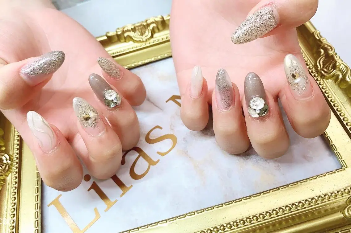 ネイル ジェルネイル ハードジェル ラメ(グリッター) ロングネイル ミラーネイル Lilas Nailのネイルデザイン