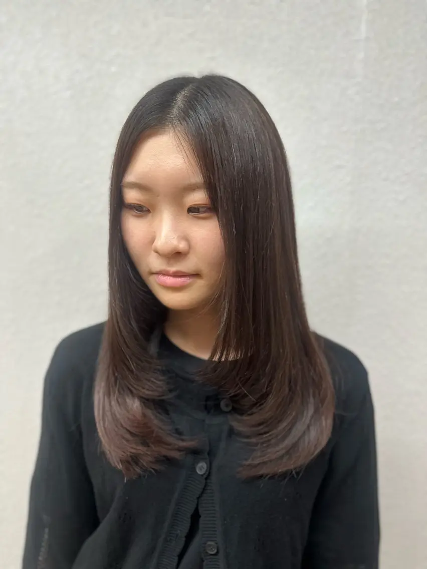 セミロング カット 縮毛矯正 濱本 樹蘭のヘアスタイル