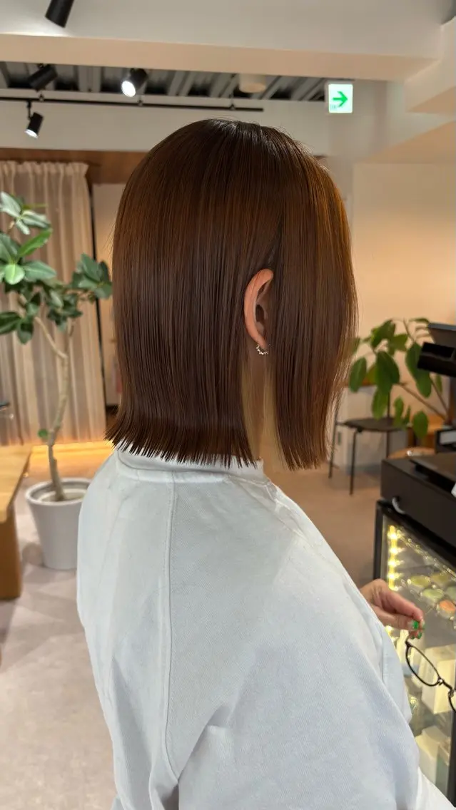 ショート 外ハネヘア カット aina / n.w.hのヘアスタイル