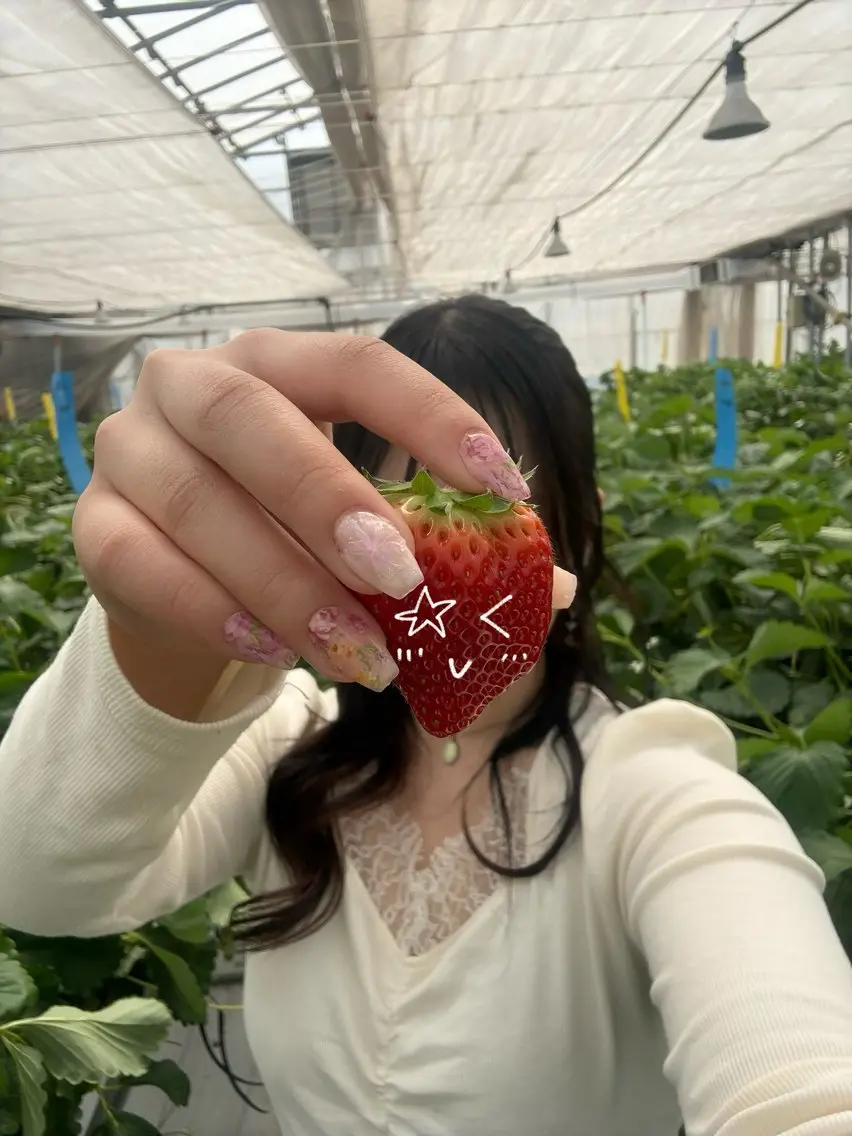 ネイル VENUSBELT SERINA🌺のネイルデザイン