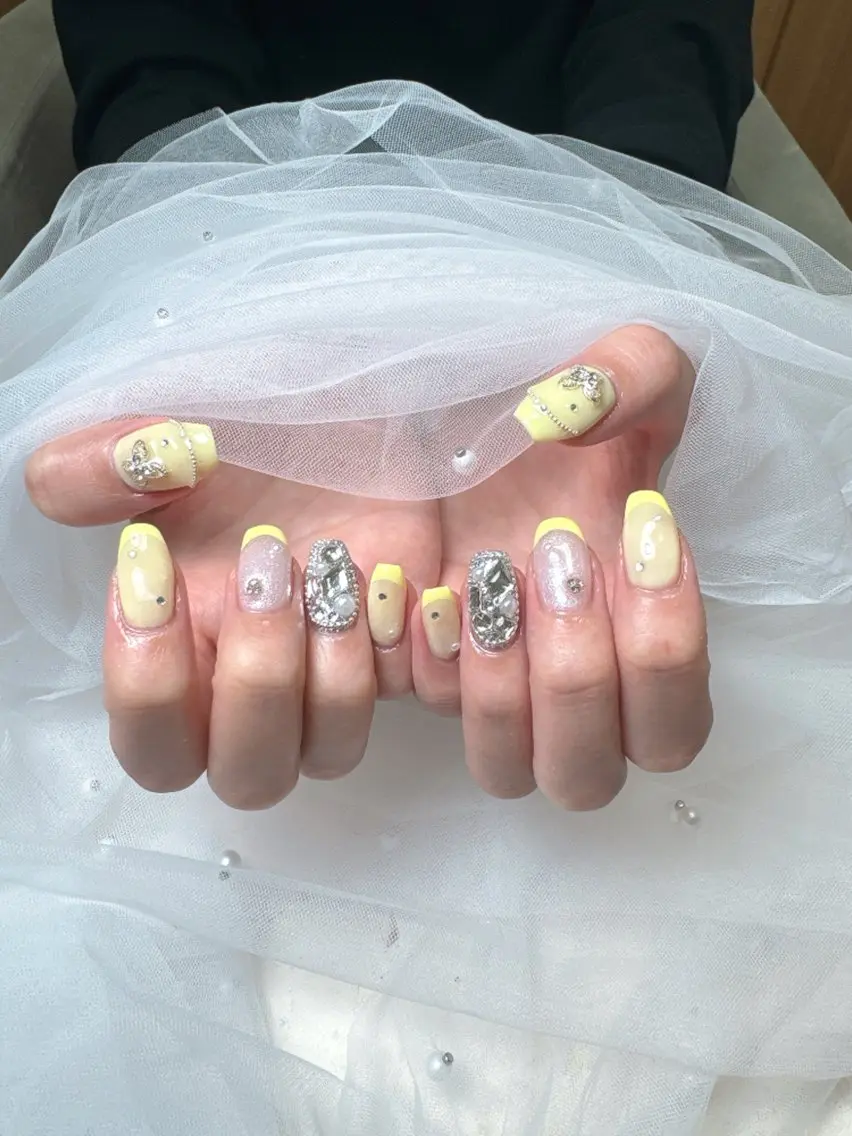 ネイル キラキラネイル 韓国ネイル 持ち込み ワンホンネイル ハンドネイル Queeens nailのネイルデザイン