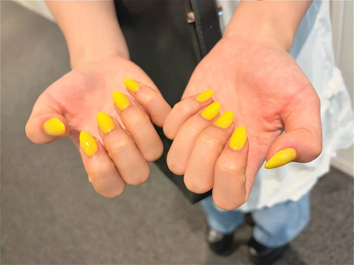 ネイル ジェルネイル ワンカラーネイル パラジェル 黄色 VINGT NAIL 馬車道店 中井千鶴のネイルデザイン