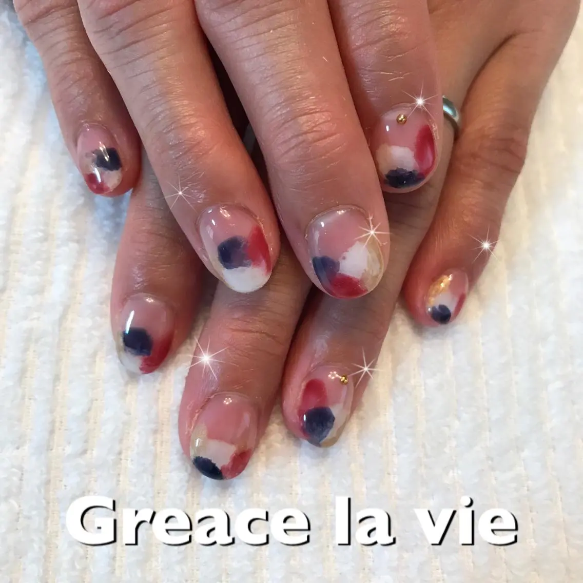 ショート カラー パーマ ヘアアレンジ キッズ マツエク・マツパ Greace  la vieのネイルデザイン