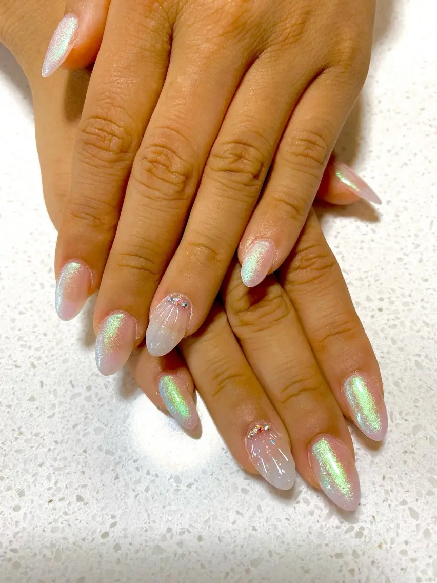 ネイル ミラーネイル LilyNail Shioriのネイルデザイン