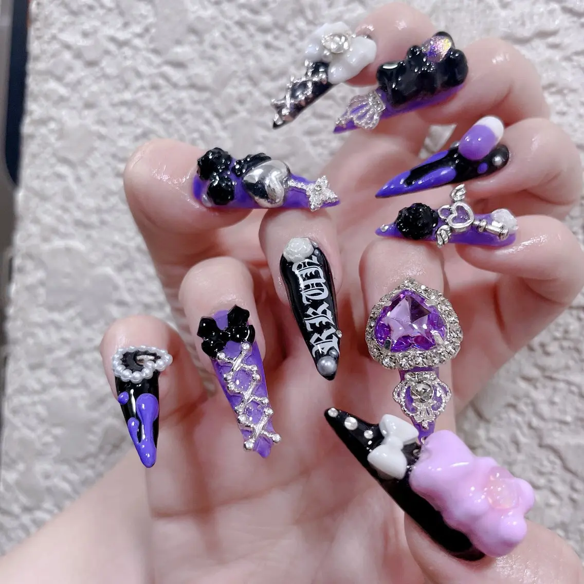 ネイル 成人式 ロングネイル マグネットネイル 大理石ネイル(マーブル) リボン ハンドネイル MoMoA Nail ネイル長さ出し専門店のネイルデザイン