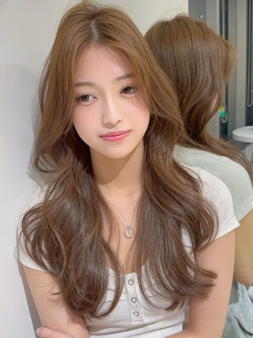 ロング カラー ベージュカラー ブリーチ 透明感カラー グレージュ ラベンダーカラー ヘアカラー 佐渡優 365連勤する美容師のヘアスタイル