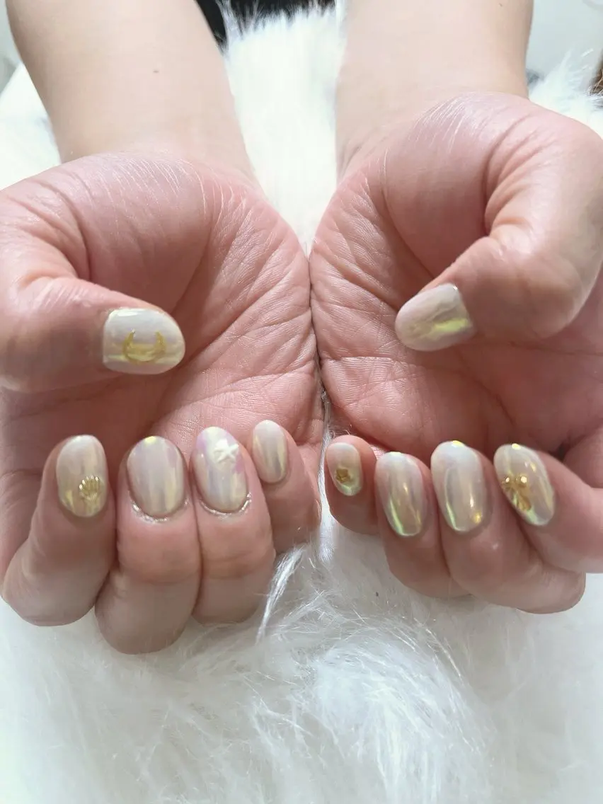 ネイル ストーンネイル レイレア ネイルルームのネイルデザイン