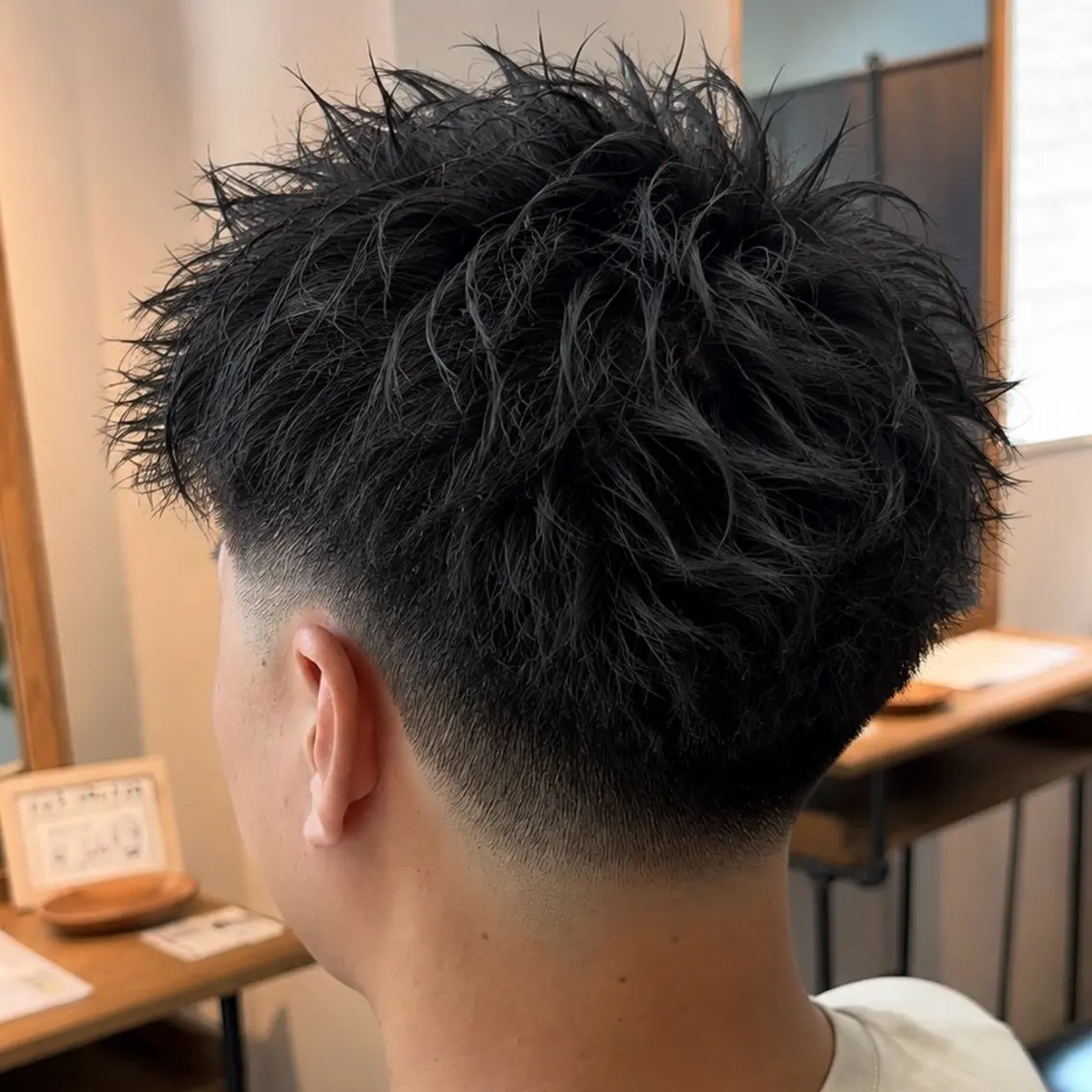 パーマ メンズ フェザーパーマ メンズパーマ スパイキーショート 波巻きパーマ ニュアンスパーマ カット パーマ 男の理想を叶える🔥 メンズパーマ特化|関のヘアスタイル