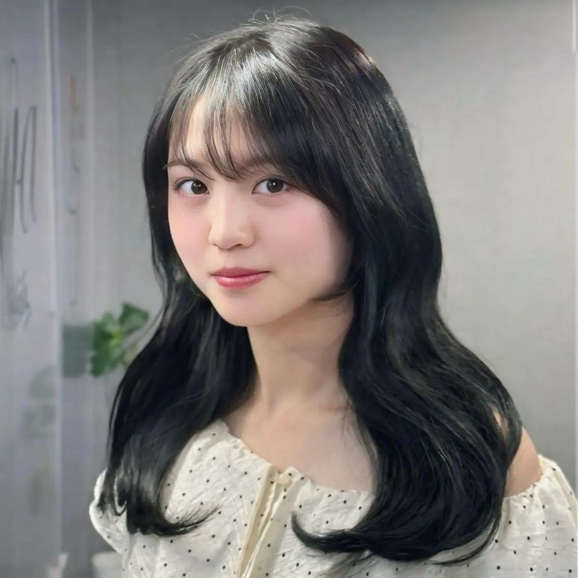 セミロング カラー アッシュ アッシュグレー アッシュグレージュ 透明感カラー グレージュ カット ヘアカラー トリートメント マエダルイ🌐 レイヤースタイルのヘアスタイル