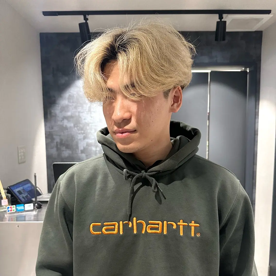 カラー メンズ 💈原宿指名No.1 センターパート💈のヘアスタイル