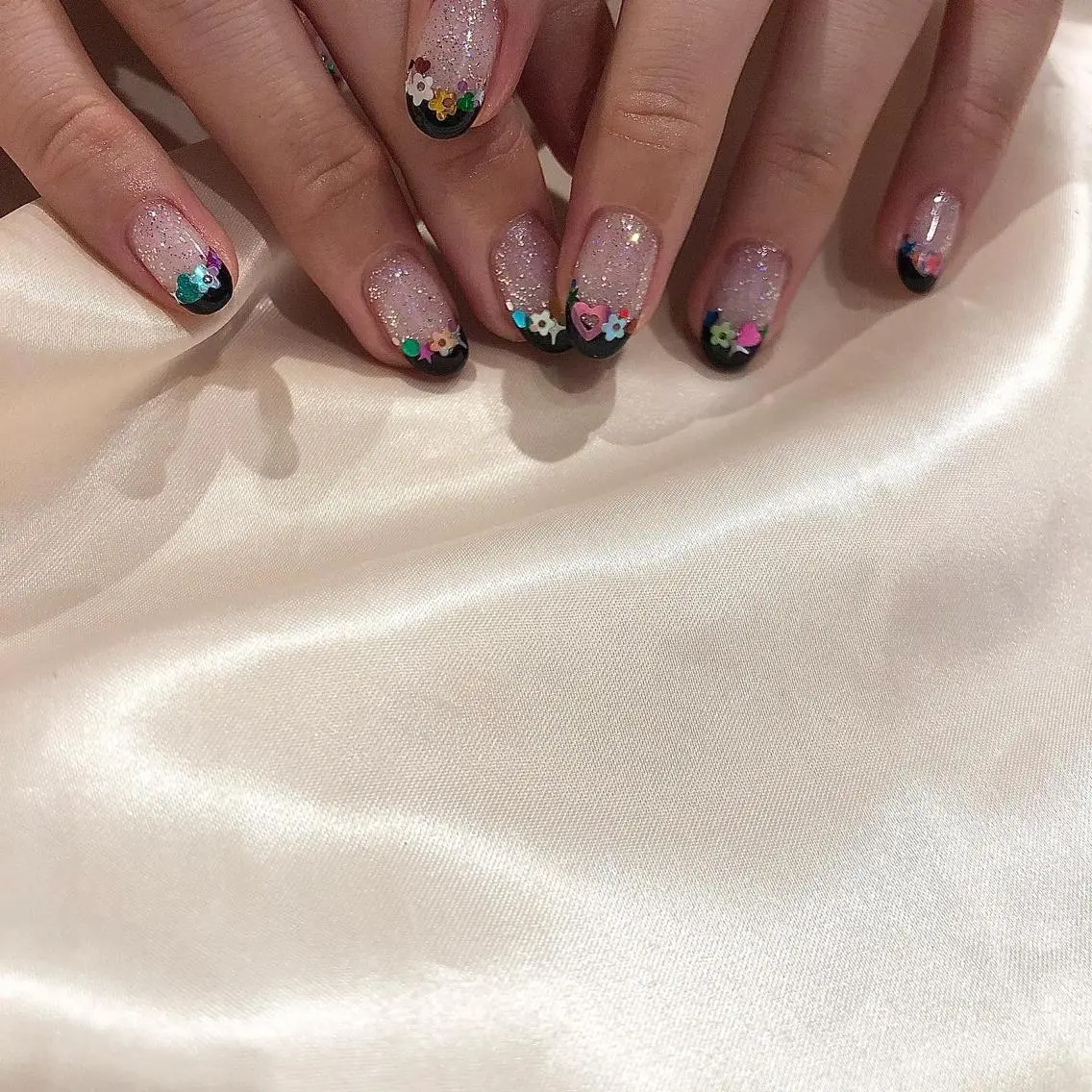 ネイル フラッシュネイル ハンドネイル パラあり！フィルイン 美フォルムのネイルデザイン
